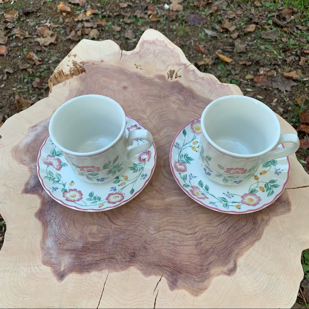 2 X Churchill Staffordshire England Briar Rose Floral cup and saucer sets - Picture 4 of 13
